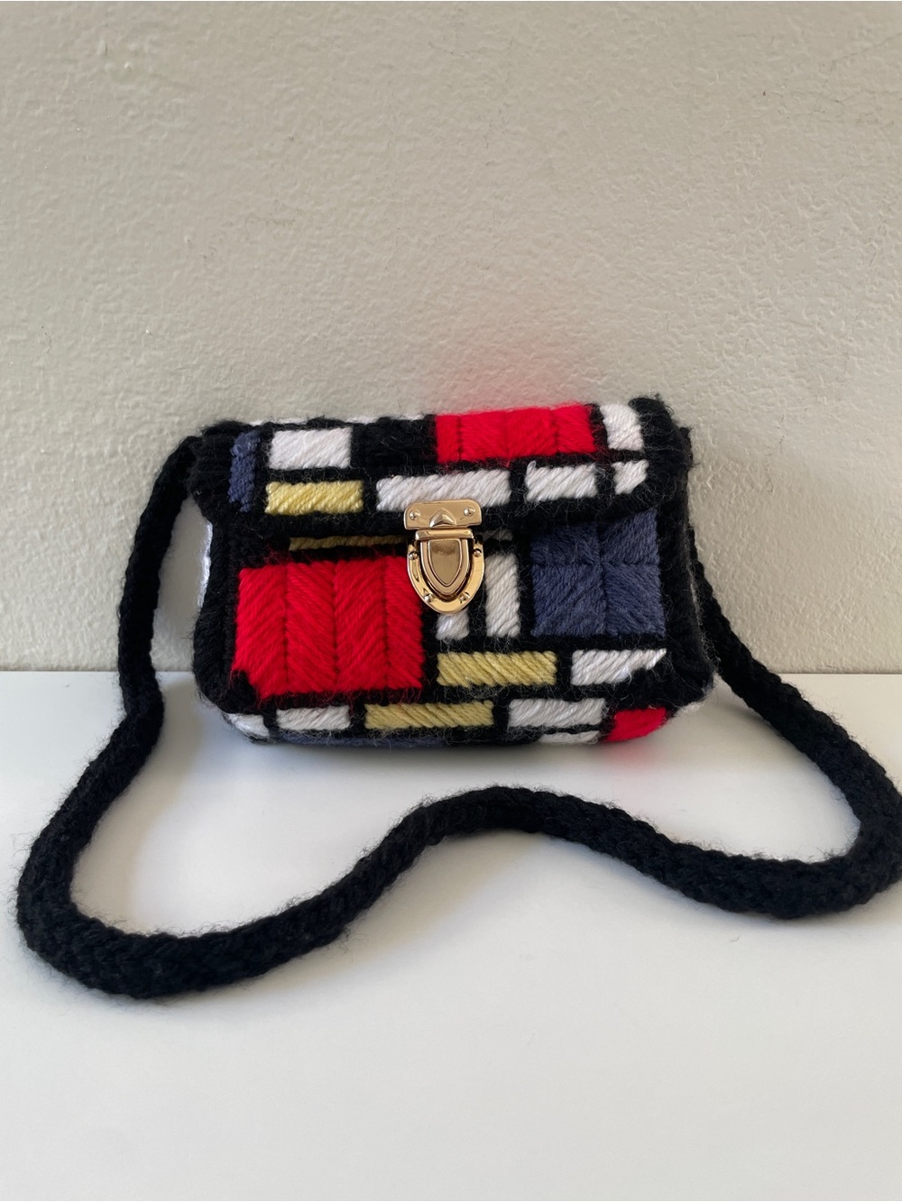 Woven ’Piet Mondrian’ Inspired Crossbody Bag in Red, Blue, Black